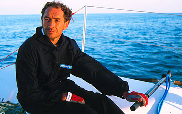 Paul Vatine à la barre de son trimaran