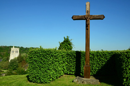 Extérieurs du monastère du Bec Hellouin 